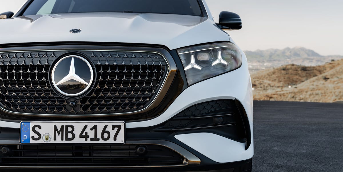 View Exterior Photos of the 2027 Mercedes-Benz GLE-Class