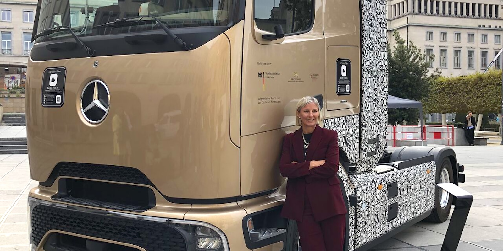 Daimler CEO just dropped some pretty WILD pro-hydrogen claims [update]