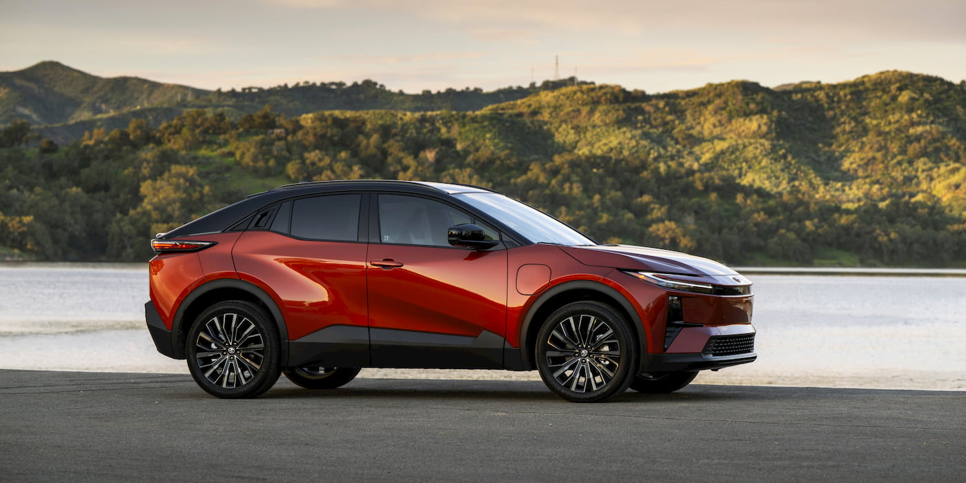 Toyota RAV4 六代台灣上市破萬接單，bZ4X 小改款與 n7 價格戰開打