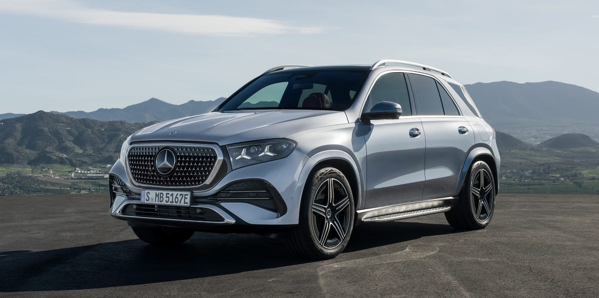 The 2027 Mercedes-Benz GLE-Class Lives On with Extensive Upgrades