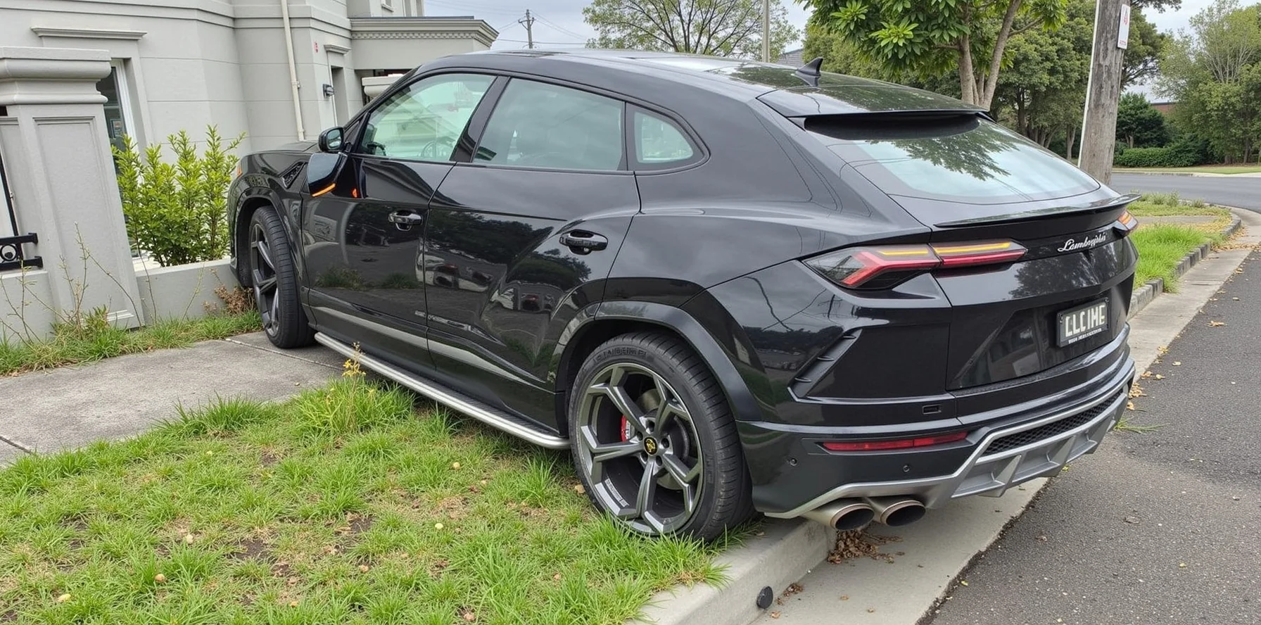 墨爾本16歲少年竊盜藍寶堅尼Urus，逾15小時警匪追逐後遭捕