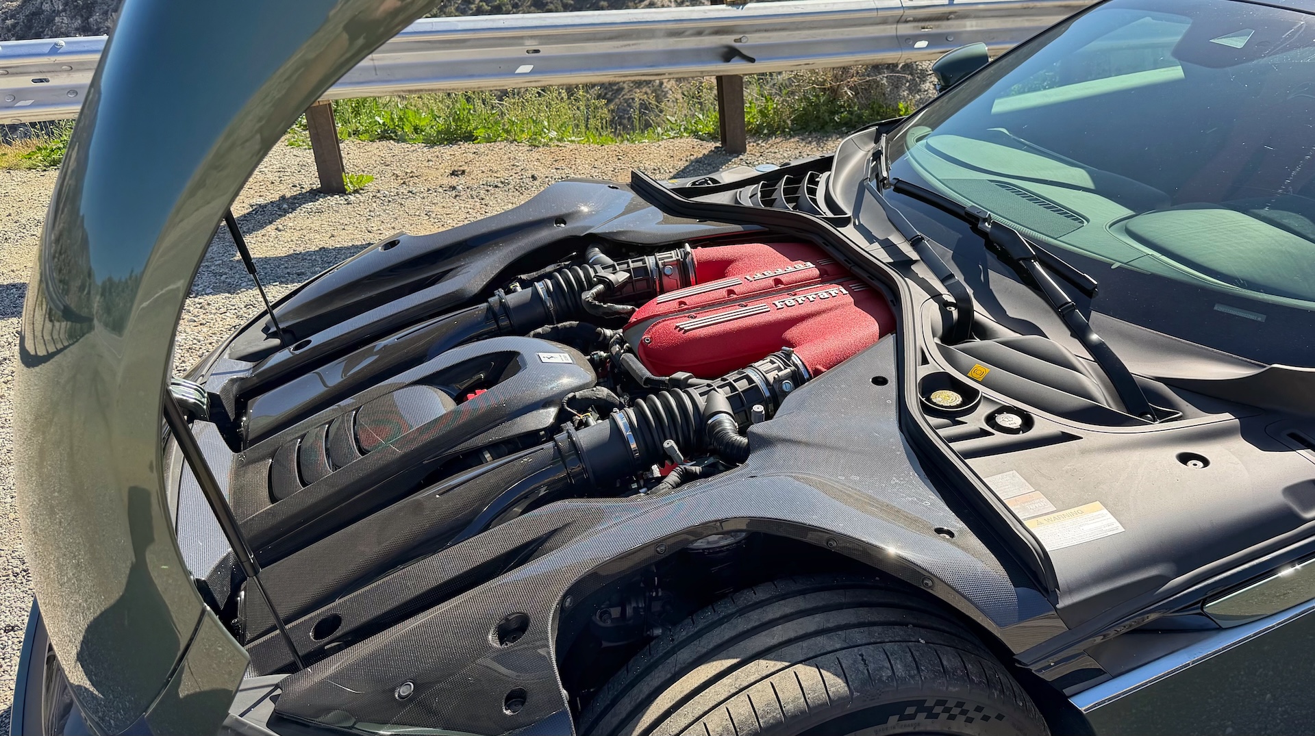 法拉利 Luce 電動車 2.5 秒加速，V12 引擎 9500 轉數據揭露