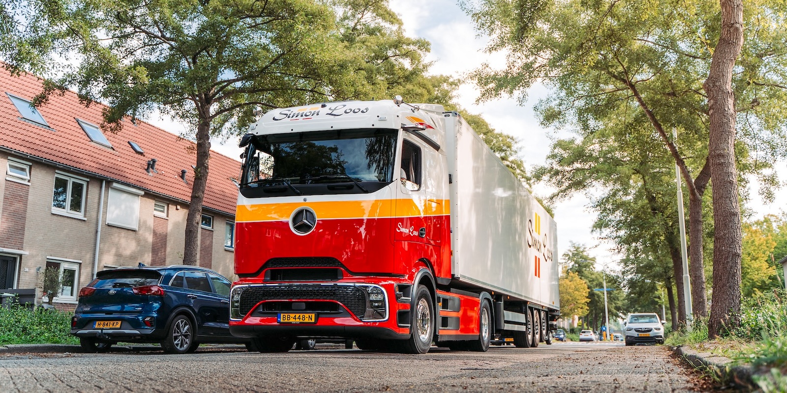 Simon Loos grows its electric semi truck fleet to over 200 units
