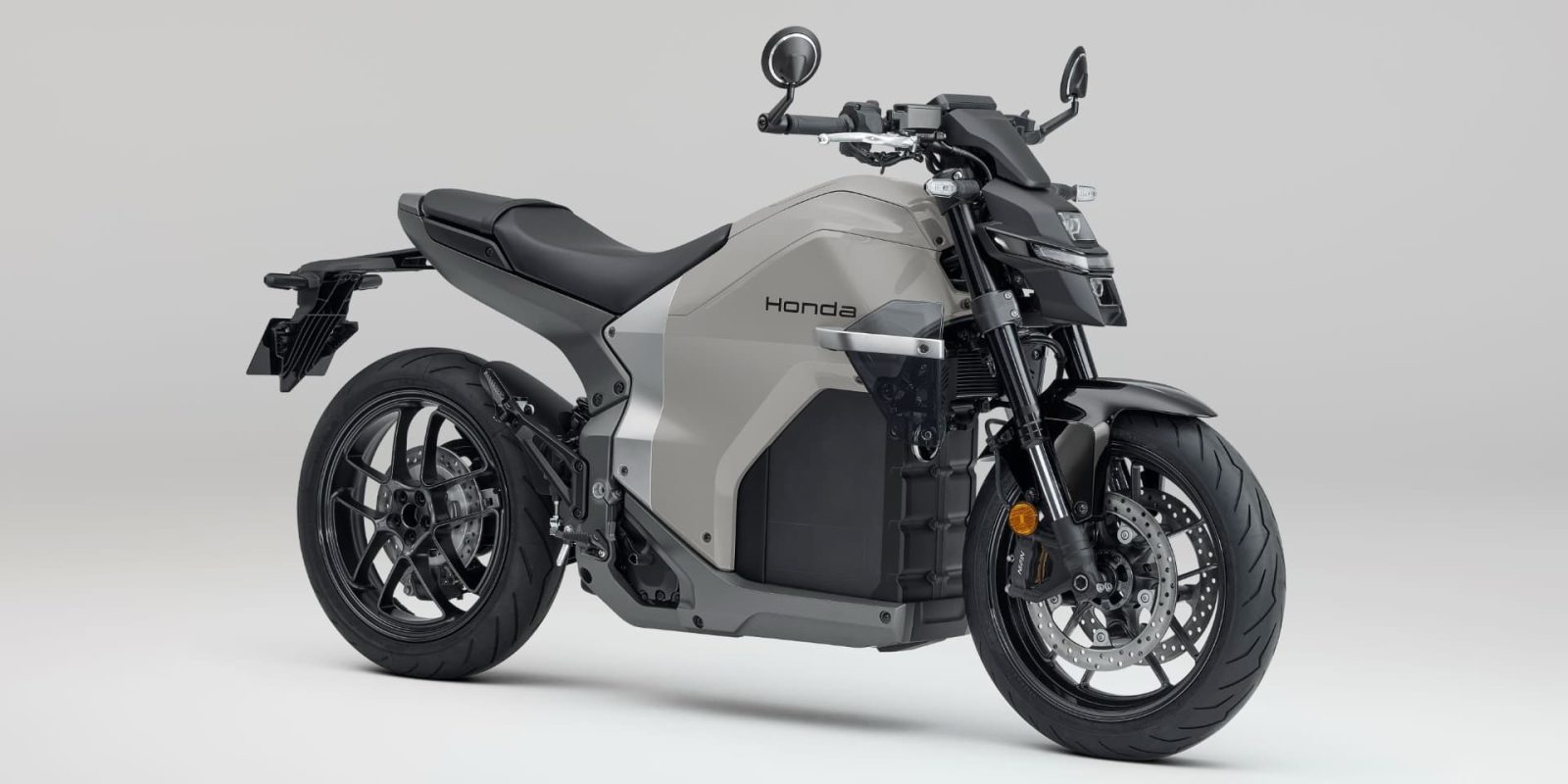Honda’s new full-size electric motorcycle snags awards on way to production